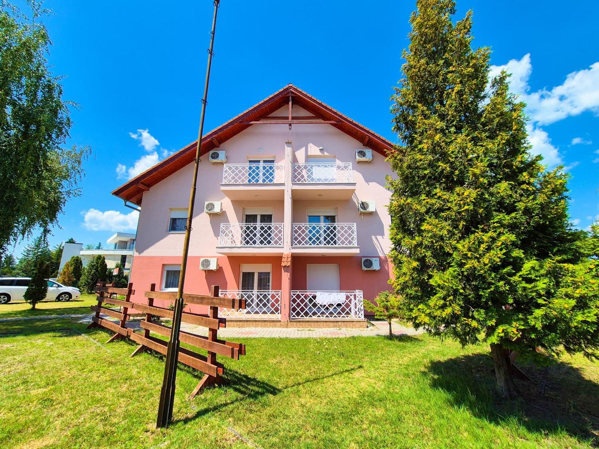 Ildiko Apartmanhaz Zamardi Ngoại thất bức ảnh