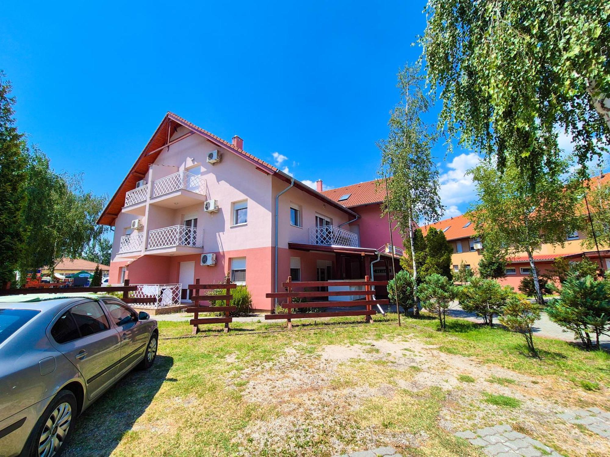 Ildiko Apartmanhaz Zamardi Ngoại thất bức ảnh