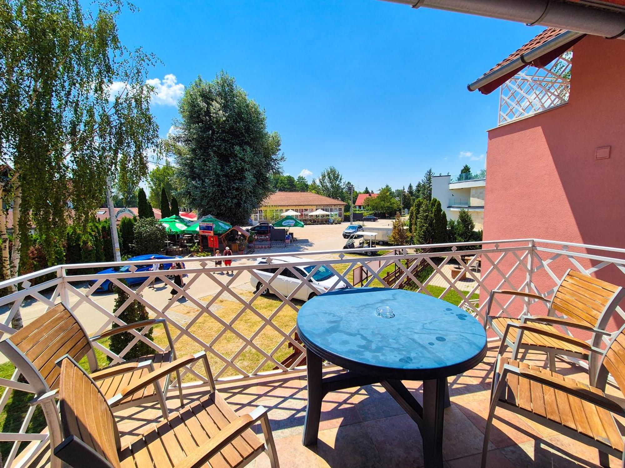 Ildiko Apartmanhaz Zamardi Ngoại thất bức ảnh
