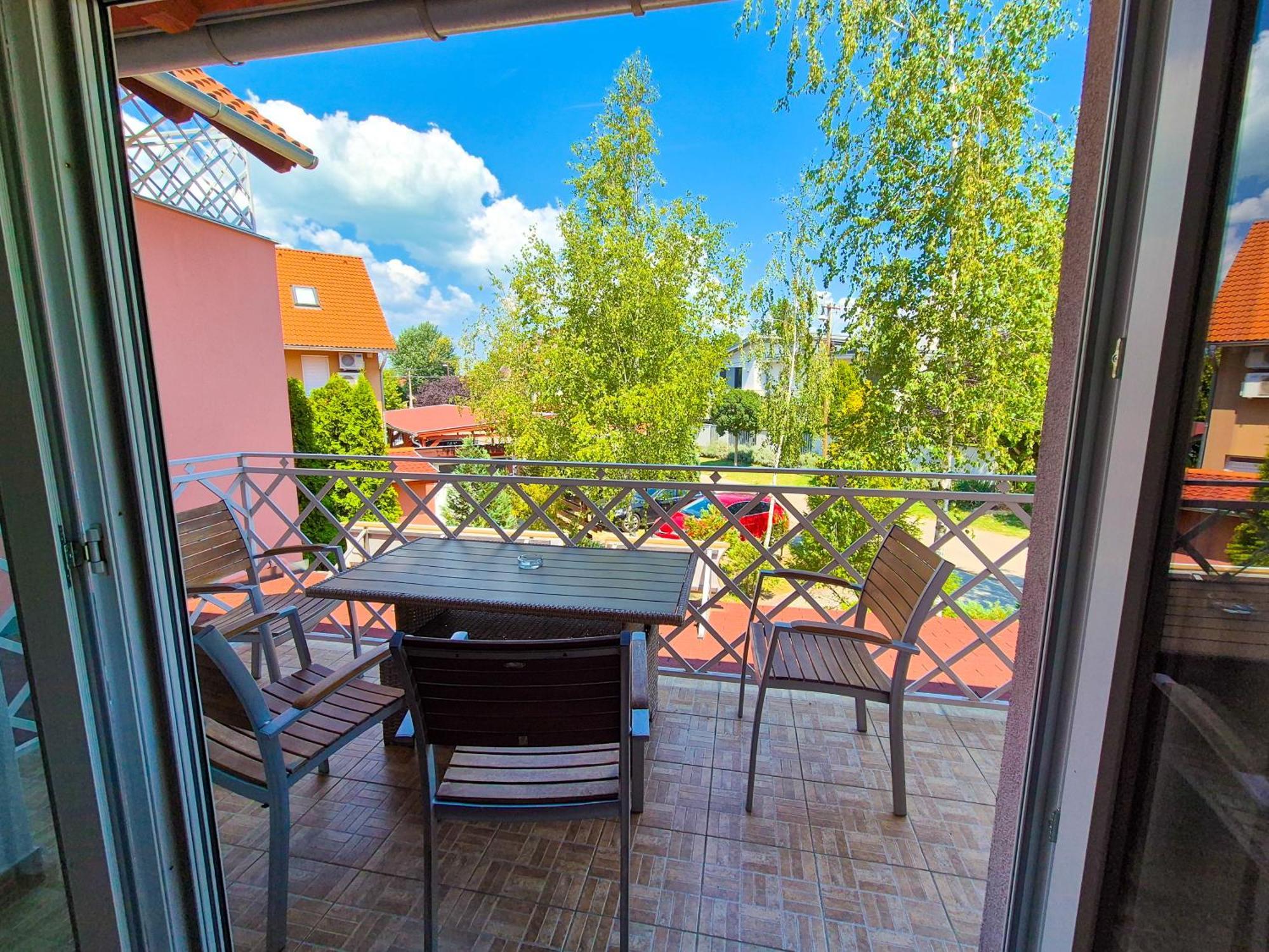 Ildiko Apartmanhaz Zamardi Ngoại thất bức ảnh
