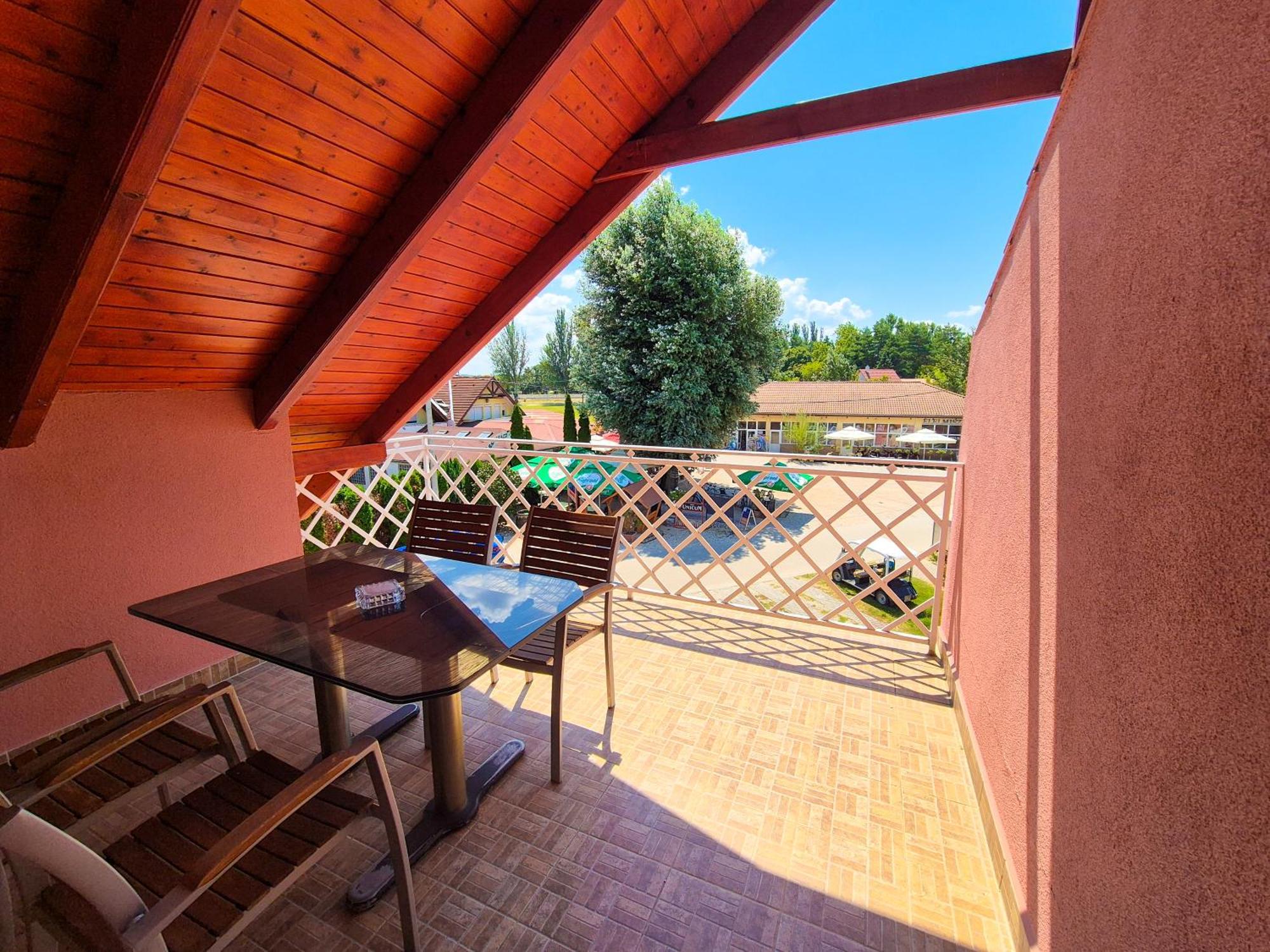 Ildiko Apartmanhaz Zamardi Ngoại thất bức ảnh