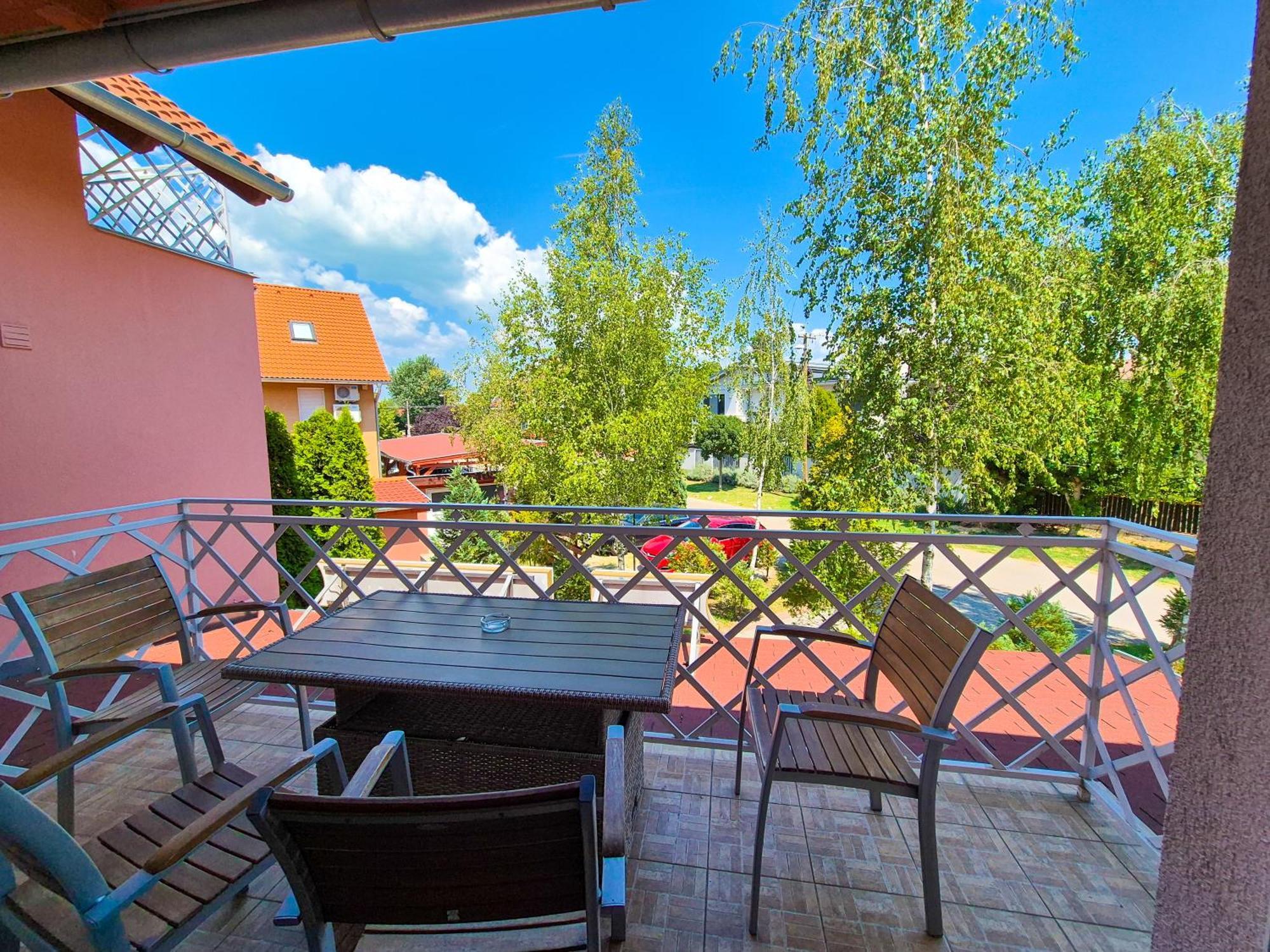 Ildiko Apartmanhaz Zamardi Ngoại thất bức ảnh