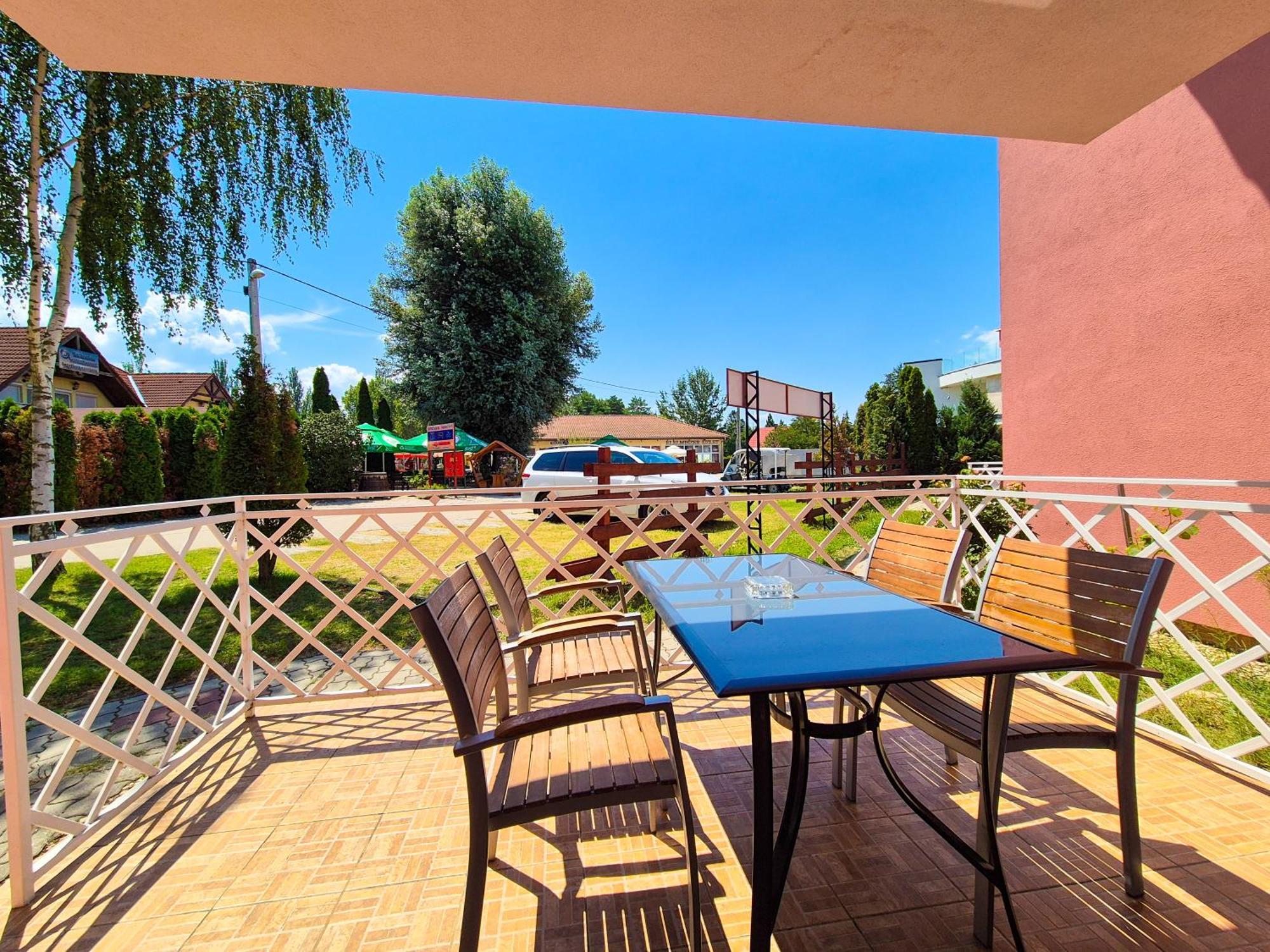 Ildiko Apartmanhaz Zamardi Ngoại thất bức ảnh