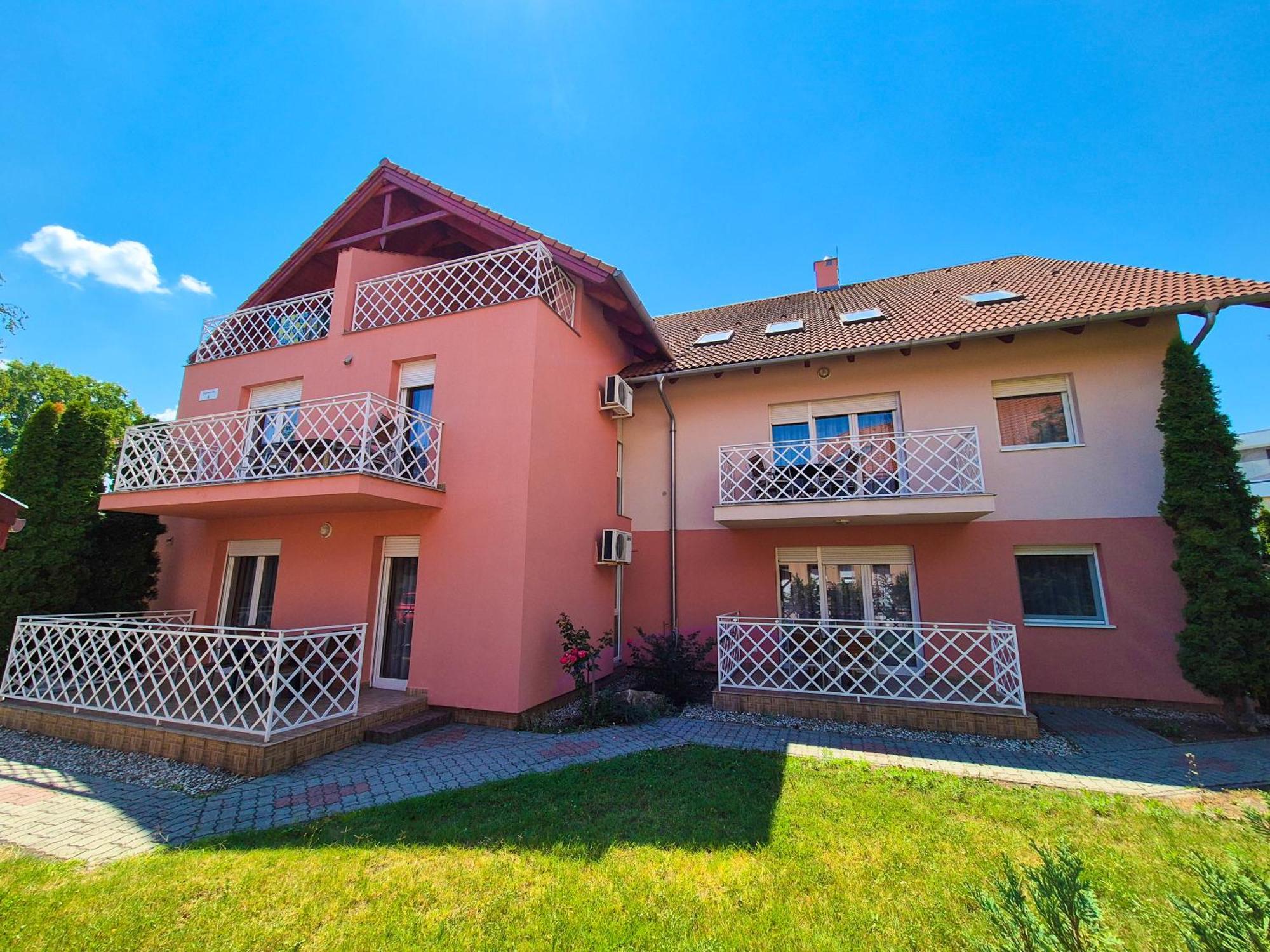 Ildiko Apartmanhaz Zamardi Ngoại thất bức ảnh