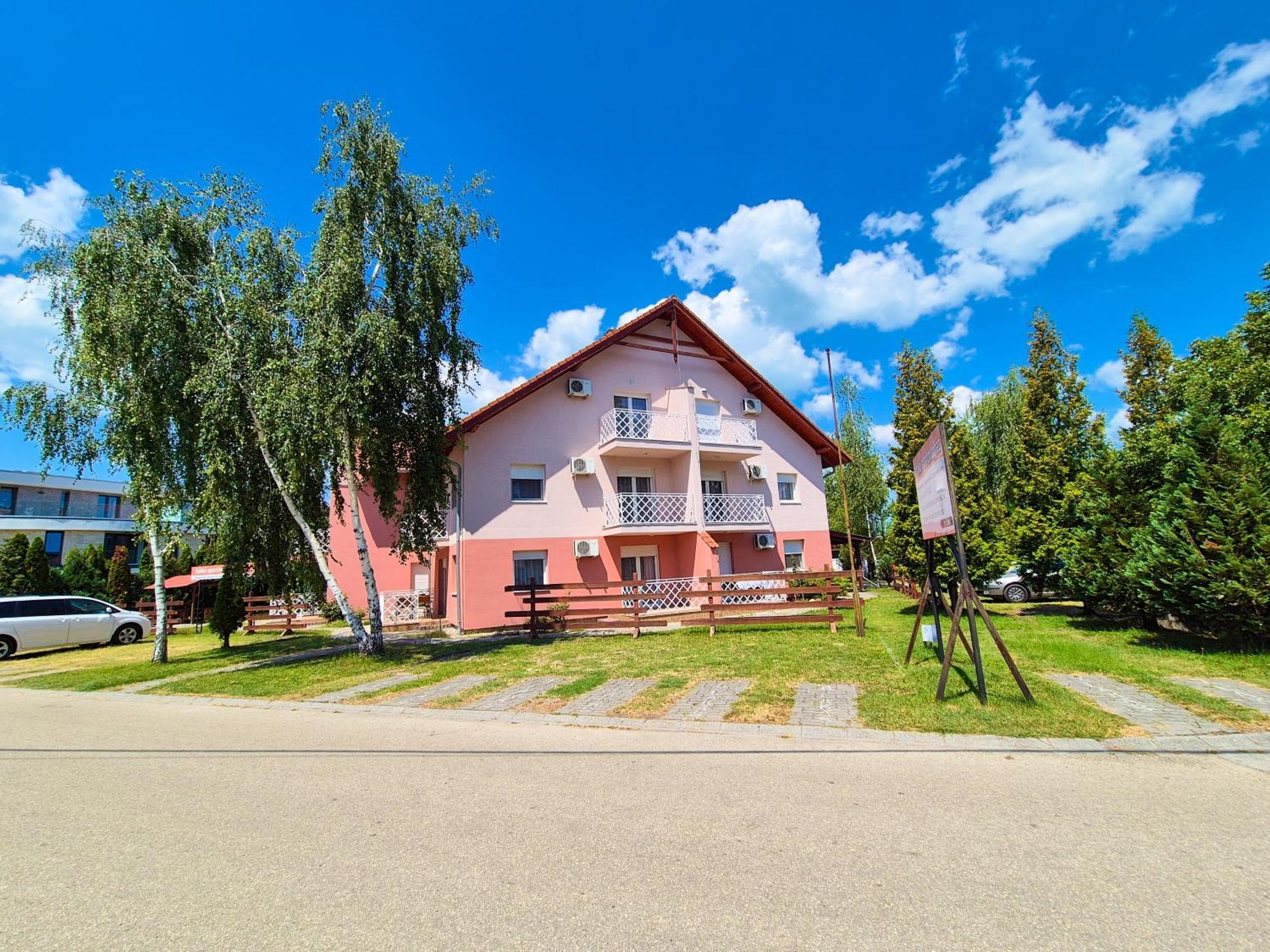 Ildiko Apartmanhaz Zamardi Ngoại thất bức ảnh