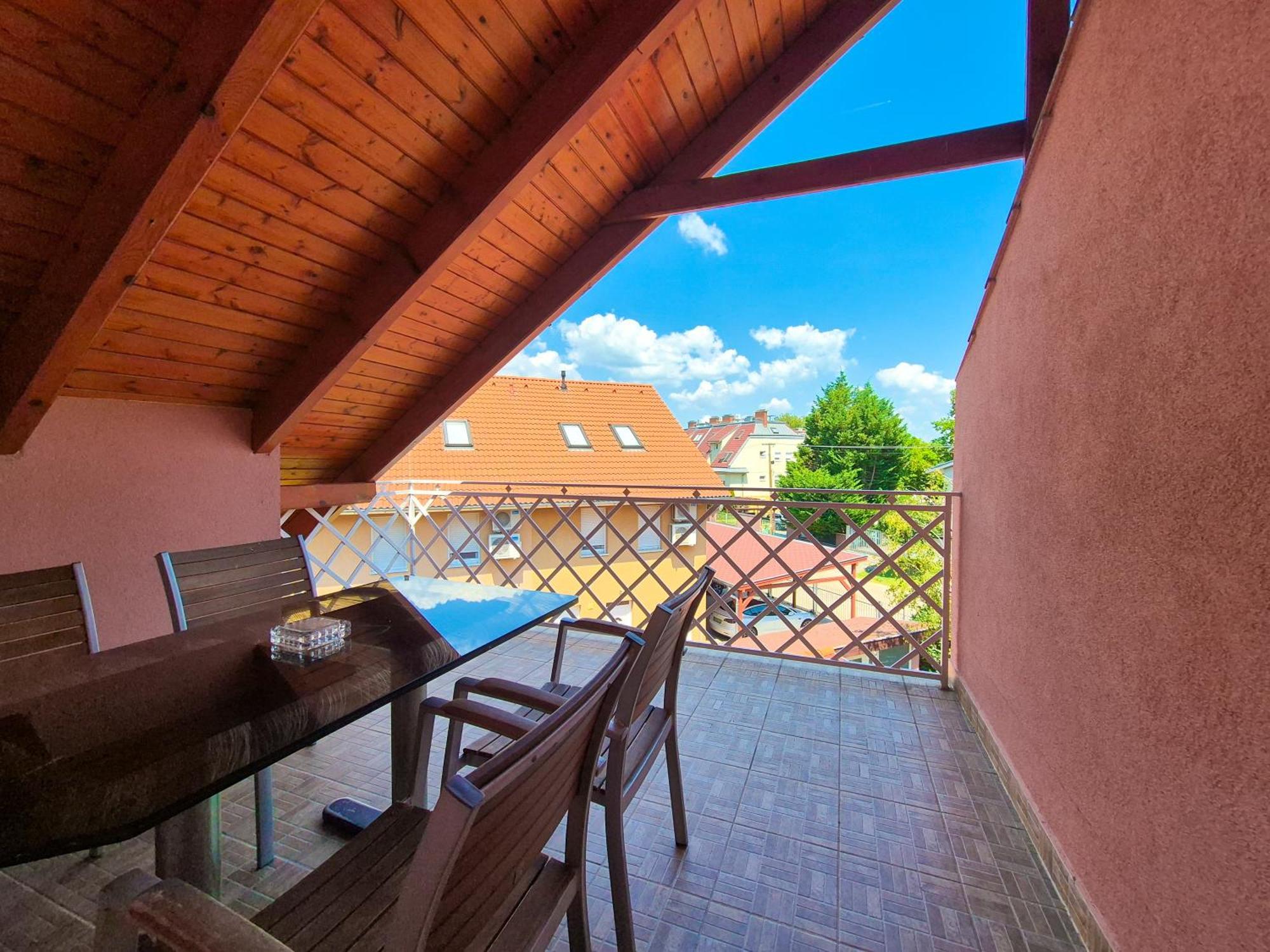 Ildiko Apartmanhaz Zamardi Ngoại thất bức ảnh