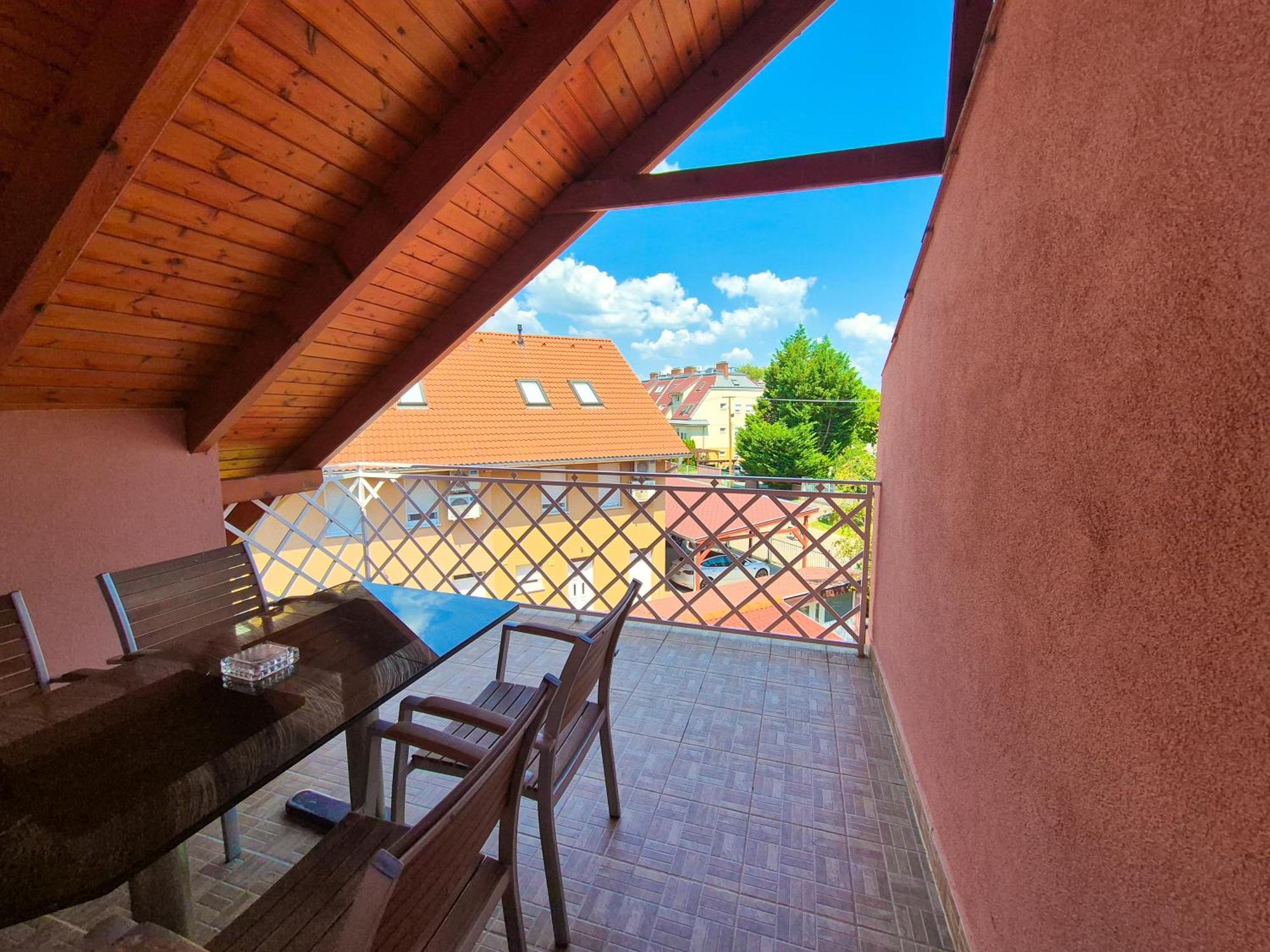 Ildiko Apartmanhaz Zamardi Ngoại thất bức ảnh